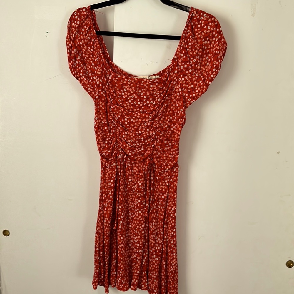 Stretchy peasant sleeve red flowered dress